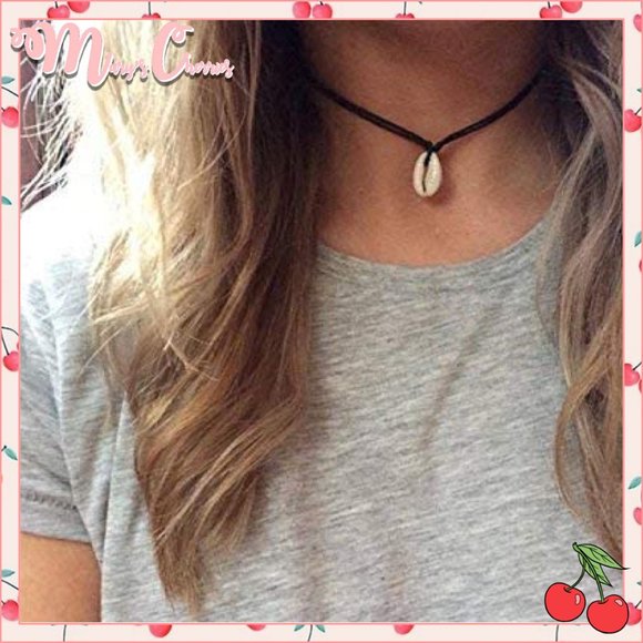 2/$25🍒 LAST ONE 😱 Shell Black Choker 🐚 - Picture 1 of 3
